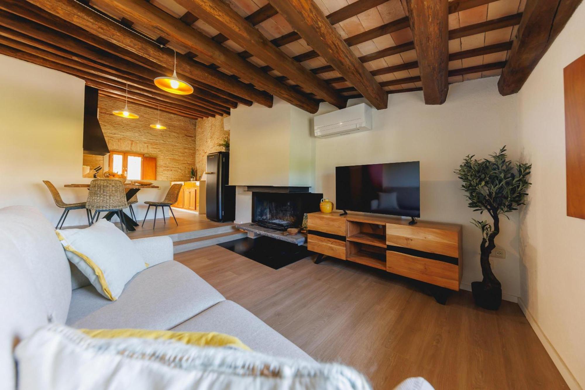 Bravissimo Calderes El Bou, With River View Apartment *